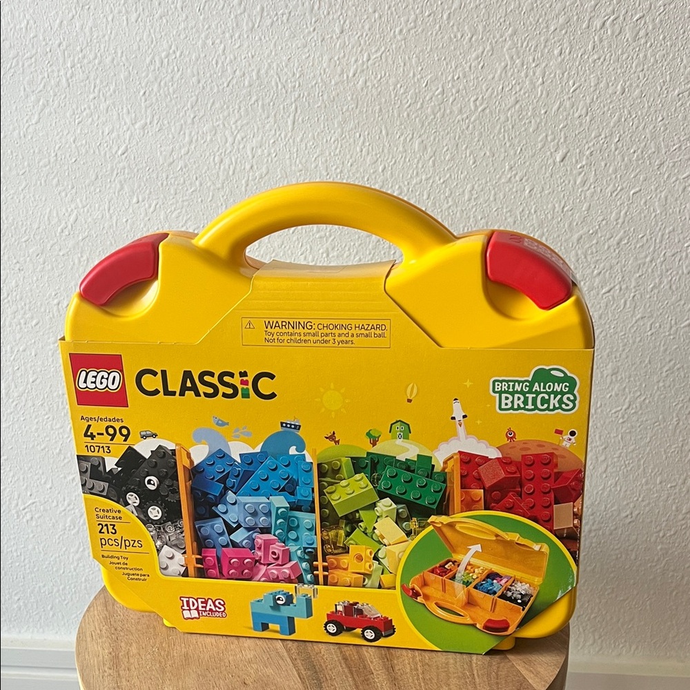 LEGO Classic Creative Suitcase